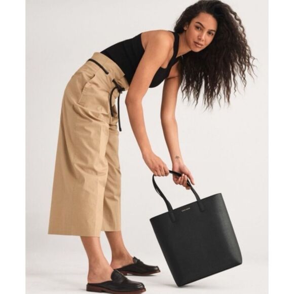 Cole Haan Saffiano leather. Go Anywhere Tote in Navy / New No Tags - Picture 1 of 8
